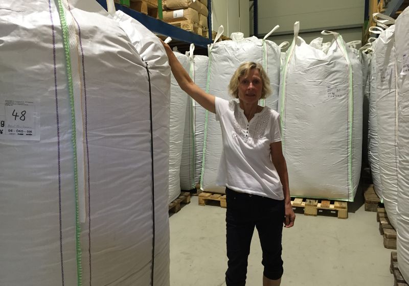 Birgit Acker im Lager